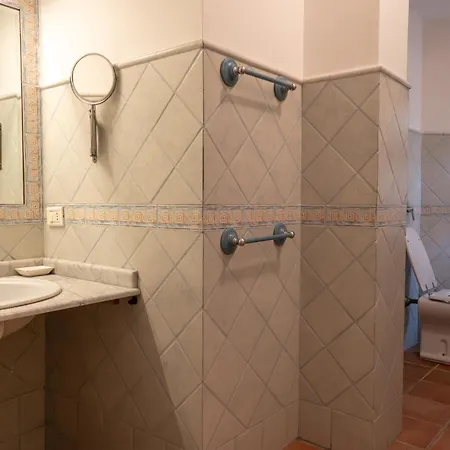 Con Terrazzo San Leone